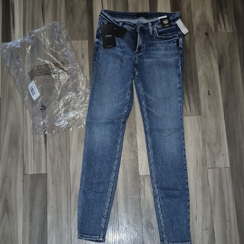 Nwt Silver Ecofriendly Most Wanted Universal Fit Mid Rise Skinny